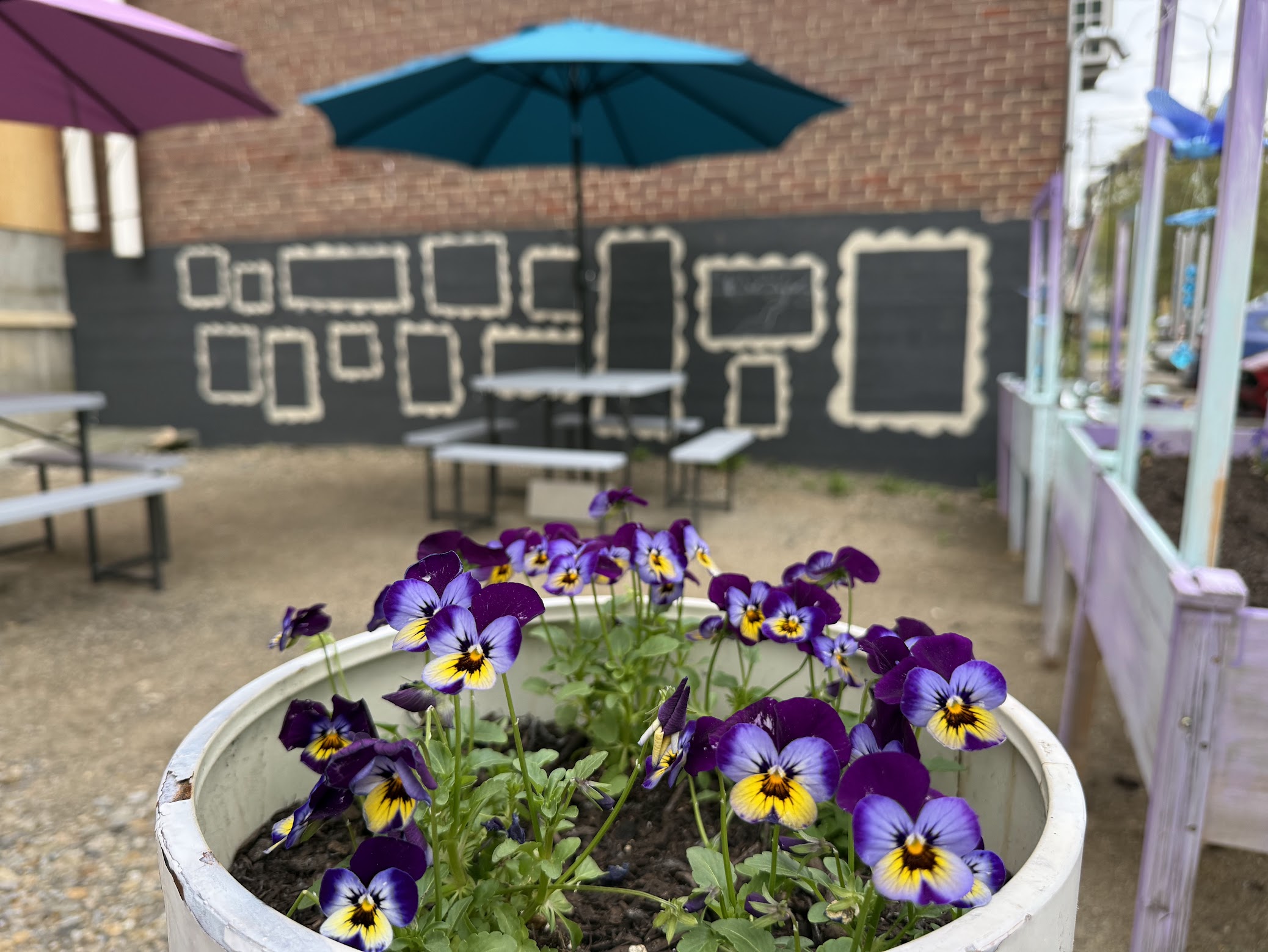 art cafe patio seating